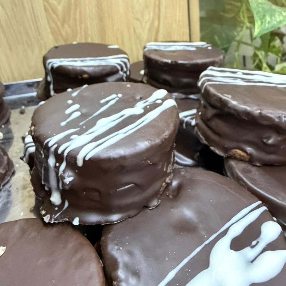 Alfajor con Frutos Rojos